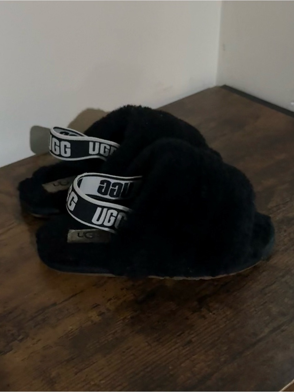 Toddler girl UGG slippers - Picture 1 of 5